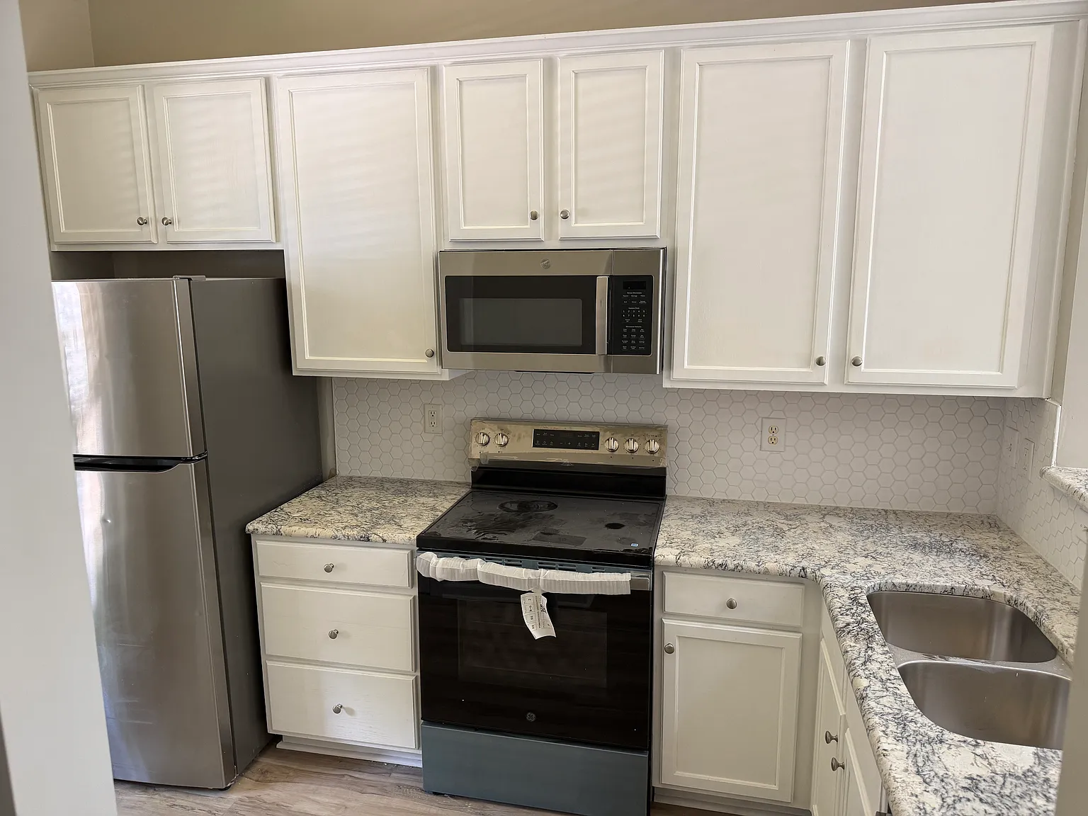 930 Cinnamon Dr — Photo 2