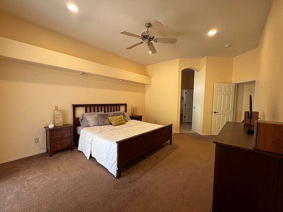 5th image of 3048 W Desert Glory Dr