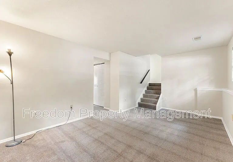 2516 Tabor Ct — Photo 28