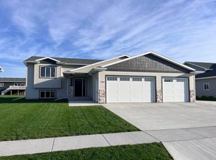 1203 32nd Ave NE, Aberdeen, SD 57401
