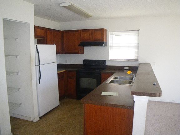 5th image of 10315 Yeager Ave