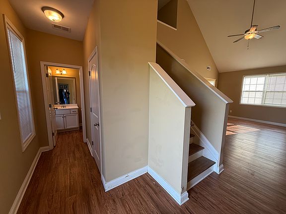 2nd image of 117 Amburgey Cir