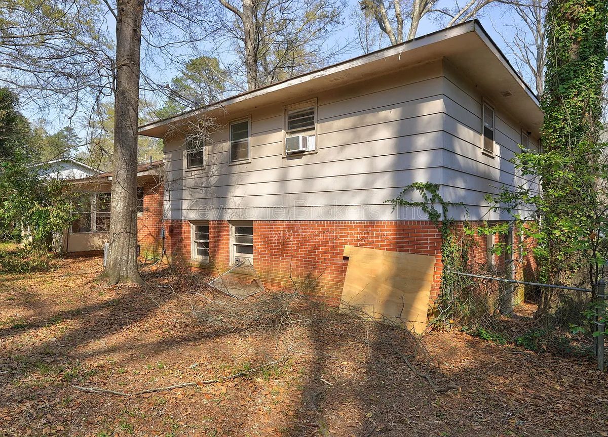 Building Photo - 4455 Fairfax Dr