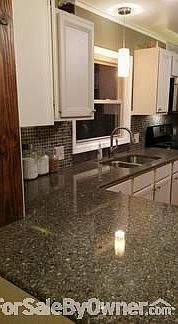 3rd image of 1601 Applecroft Ave