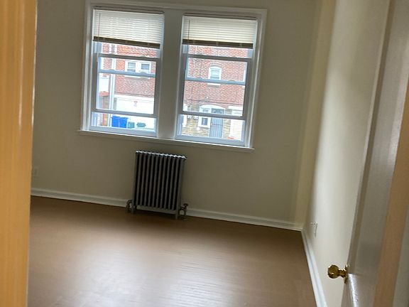3rd image of 326 E Essex Ave #1