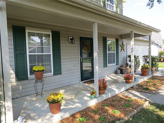 3rd image of 5922 King Lear Dr