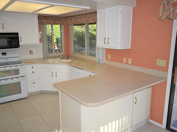 5th image of 19403 N 98th Dr