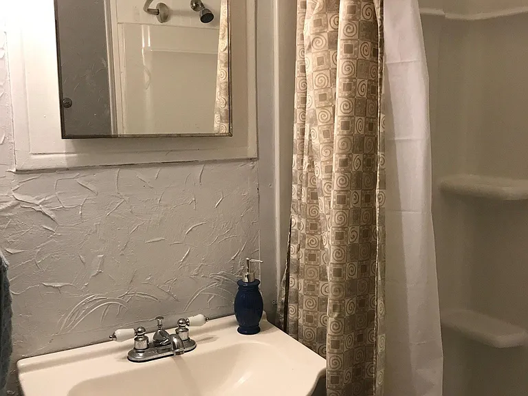 638 Monmouth St #2 — Photo 6