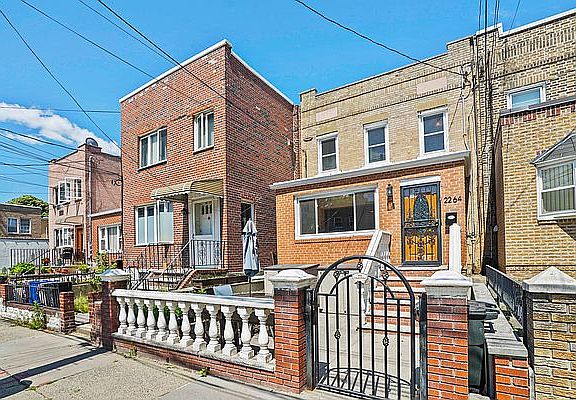2nd image of 22-64 Crescent St #1B