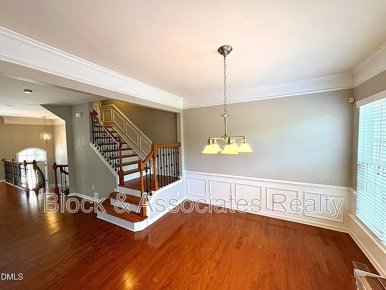 2705 Laurelcherry St — Photo 6