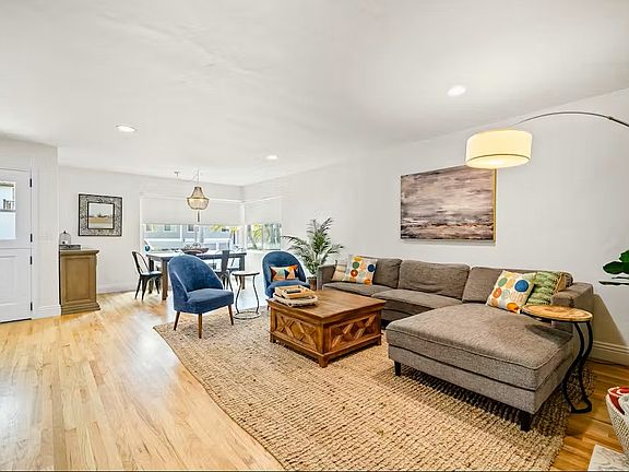 5th image of 33881 Diana Dr