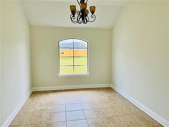 3rd image of 9 Kerney Ct