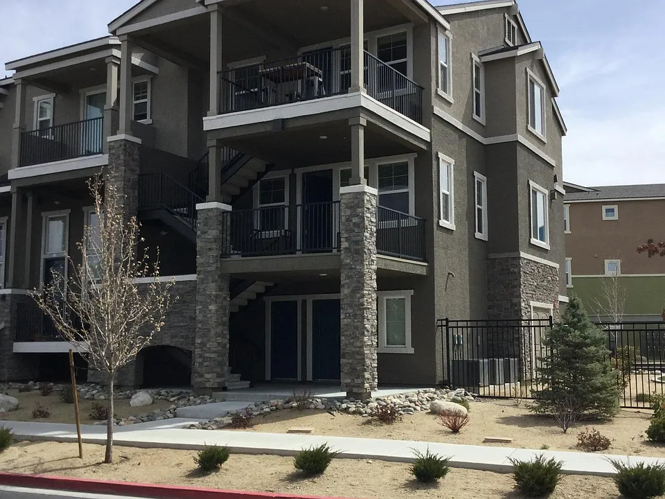 2490 Eastshore Pl #307