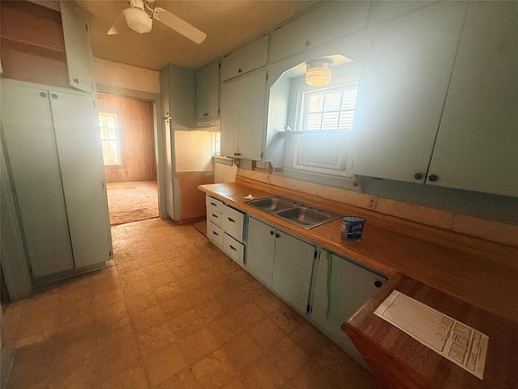 5th image of 406 W Virginia Ave