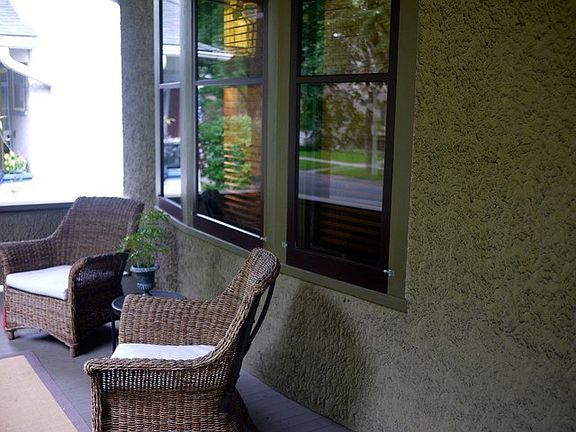 3rd image of 623 Clarence Ave