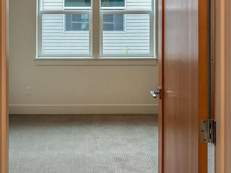 6013 NE 30th Ave — Photo 24
