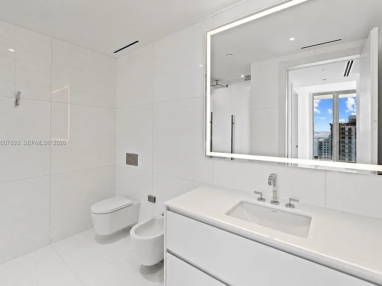 300 Biscayne Boulevard Way #4201E — Photo 14