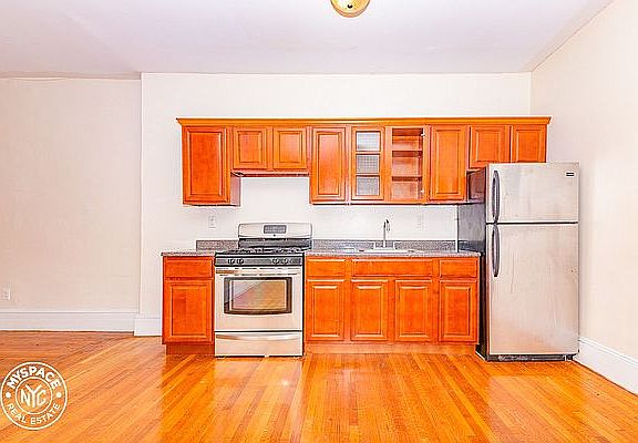 4th image of 170 New York Ave APT 24