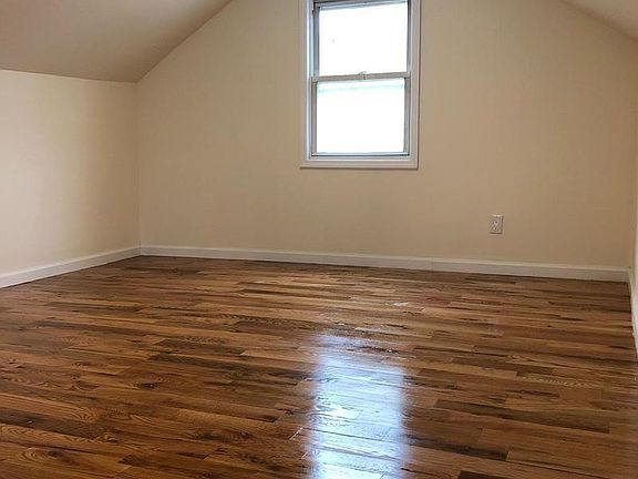4th image of 21407 113th Ave