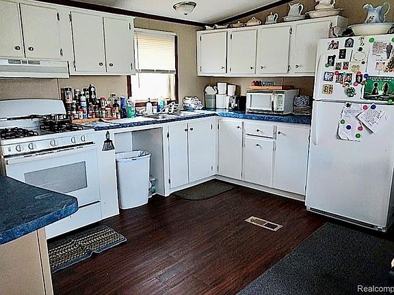 4th image of 4101 S Sheridan Rd Lot 246