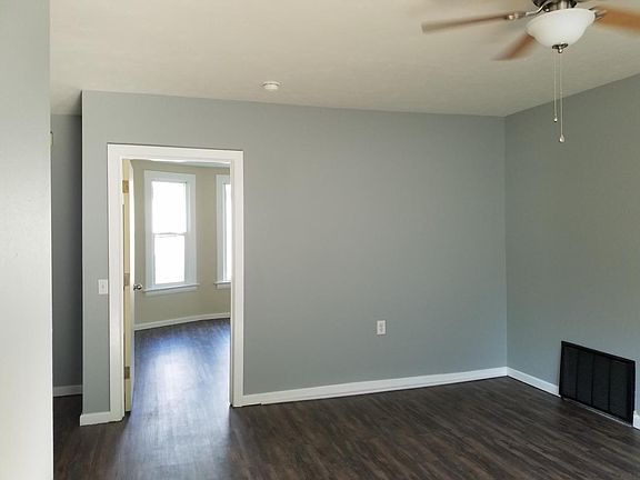 5th image of 613 W Knox Ave #1