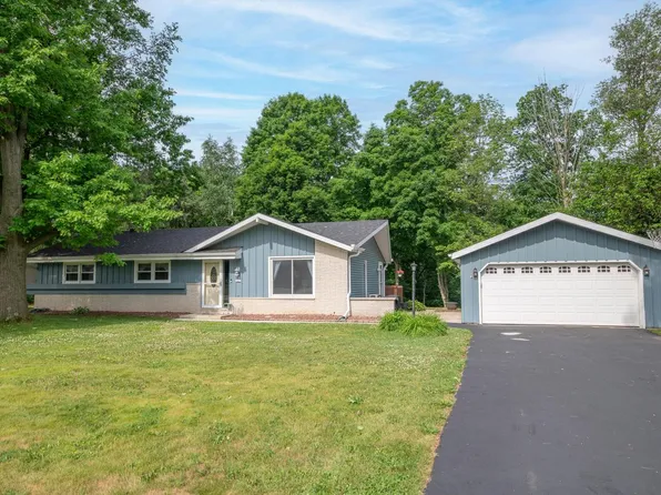 1447 Tomac LANE, Hubertus, WI 53033