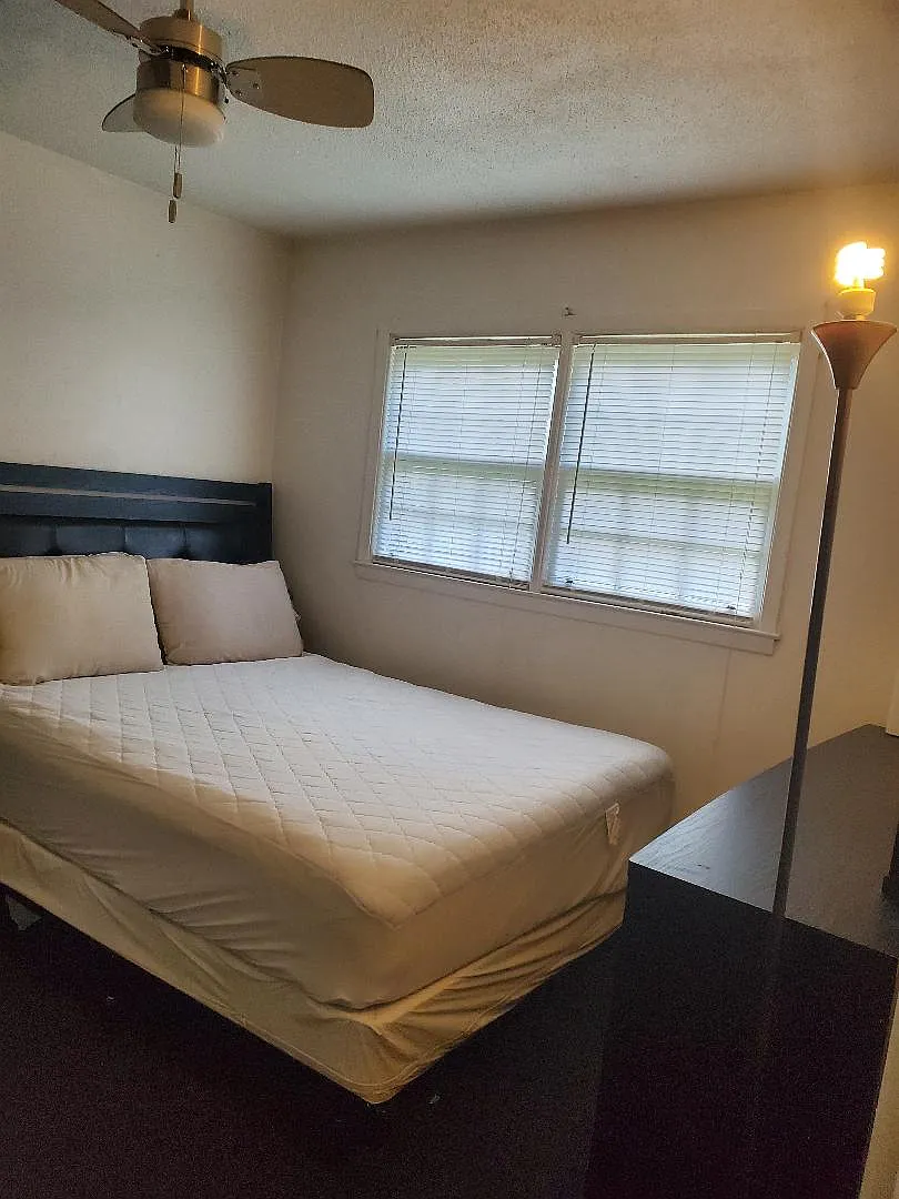 3 bed, 1900 sqft, $600 — Photo 1