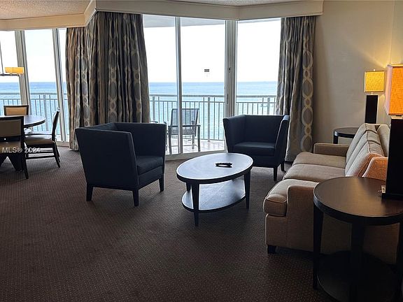 4th image of 17375 Collins Ave #1902