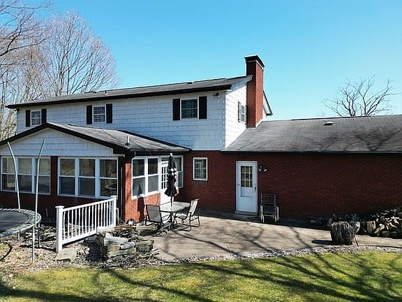 4th image of 21 Plum Crest Dr