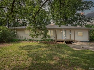 4060 Swarthout Rd, Pinckney, MI 48169