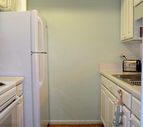 4th image of 101 Wilshire Heights Dr