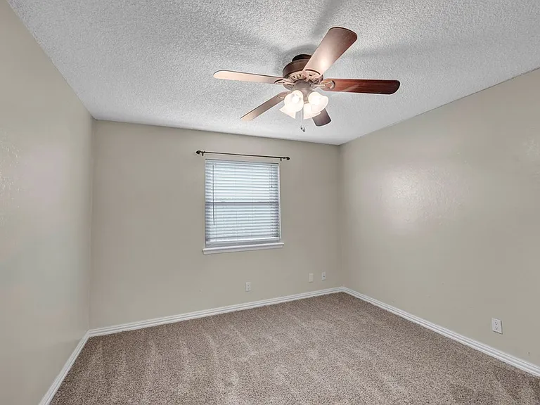 4202 Merrill Dr — Photo 25