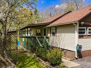 88 W Peenpack Trail, Sparrowbush, NY 12780