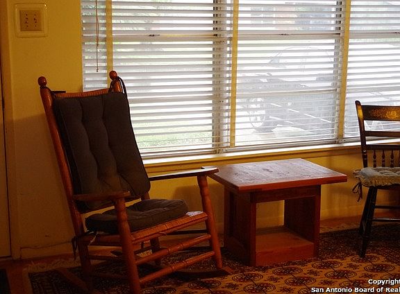 5th image of 4703 Lyceum Dr