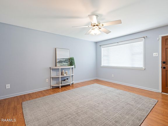 5th image of 216 Begnaud Dr