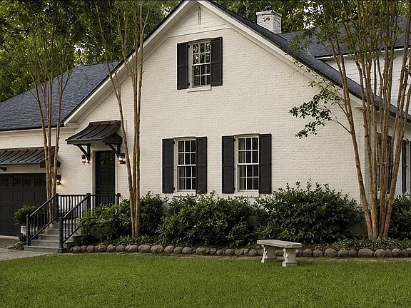 4th image of 100 Fawn Ln
