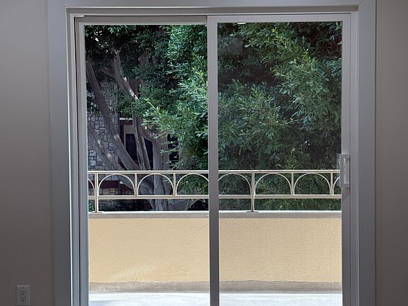 4th image of 1835 Camden Ave APT 201