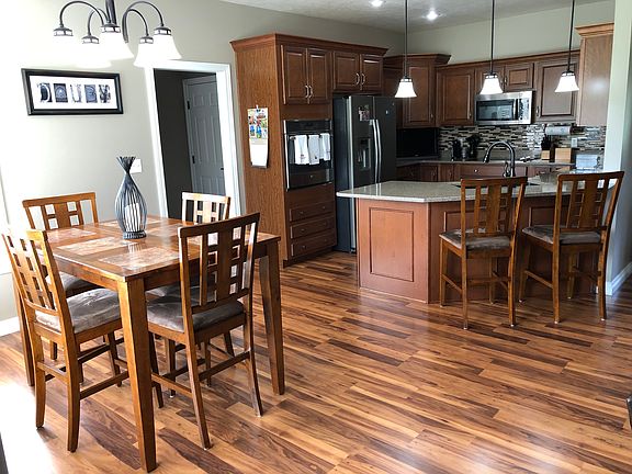 3rd image of 4256 W Brescher Dr