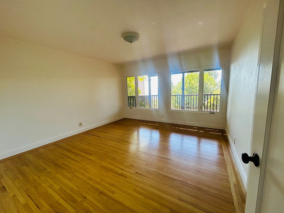 1st image of 95 Edgecroft Rd