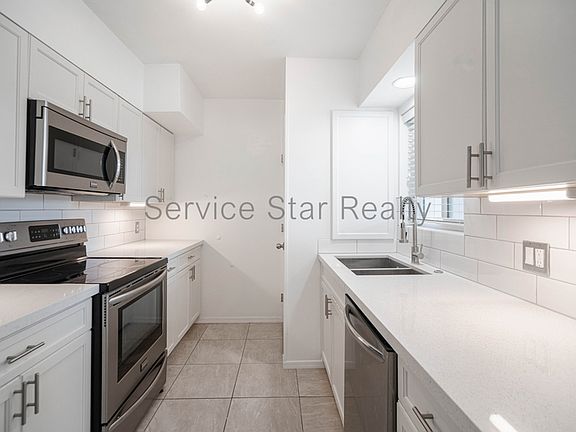 5th image of 102 W Maryland Ave Unit D2