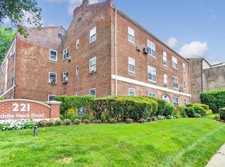 221 Middle Neck Rd APT B2, Great Neck, NY 11021