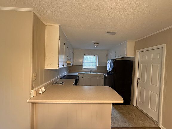 2nd image of 613 Morgan Ln
