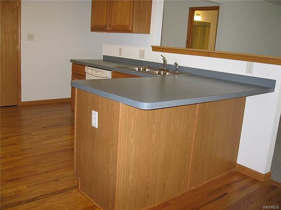 5th image of 1180 Bowen Dr W