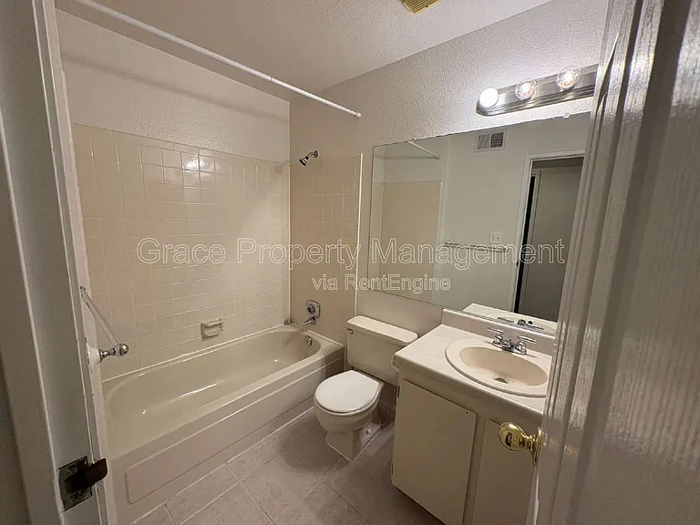 8555 Fairmount Dr #B205 — Photo 9