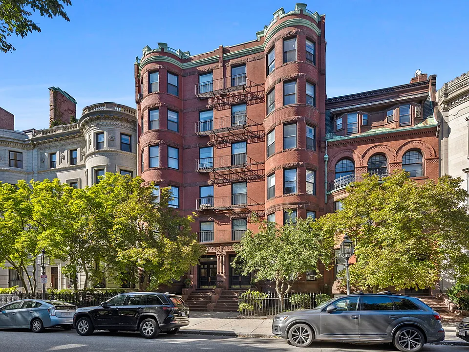 295 Commonwealth Ave #1B