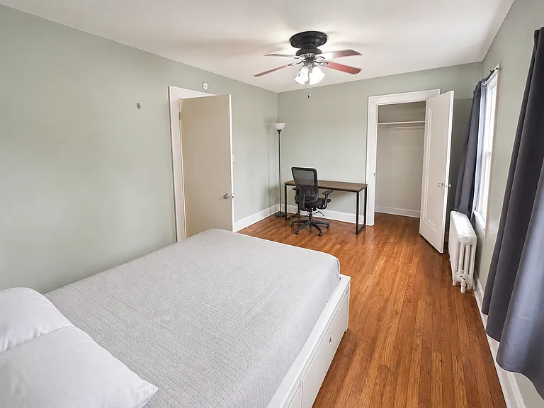 1014 Mirror St — Photo 7
