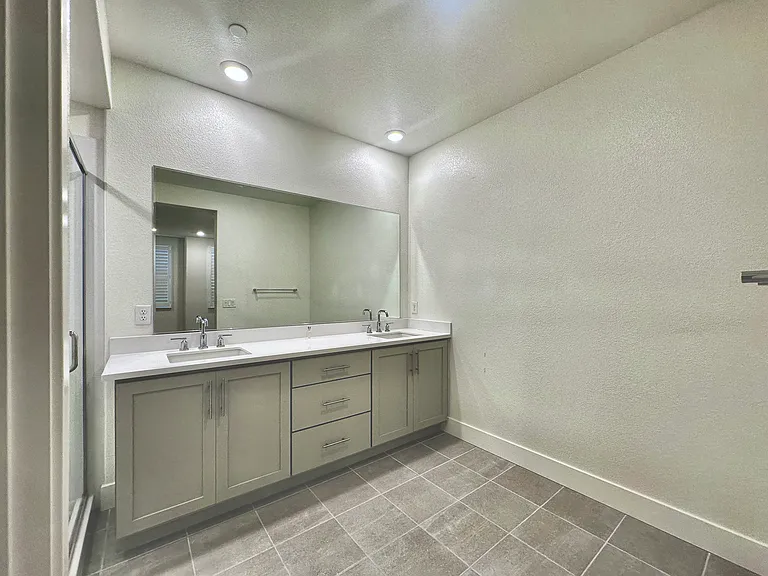 5565 Dublin Blvd — Photo 13