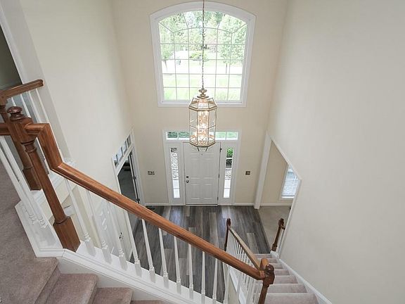 4th image of 31727 Leeward Ct