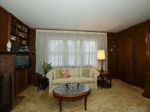 3rd image of 4 Hewlett Pl