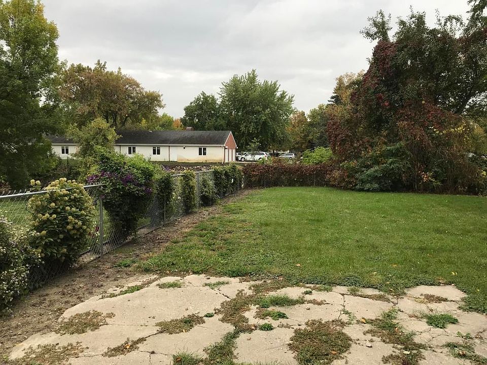 2nd image of 613 4th St NW